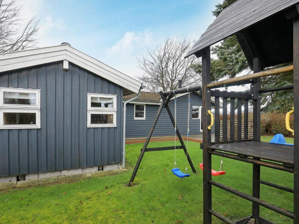 8 Person Holiday Home In Hesselager Exterior photo